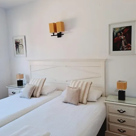 Διαμέρισμα Noctua Paraiso Alto 011 *
